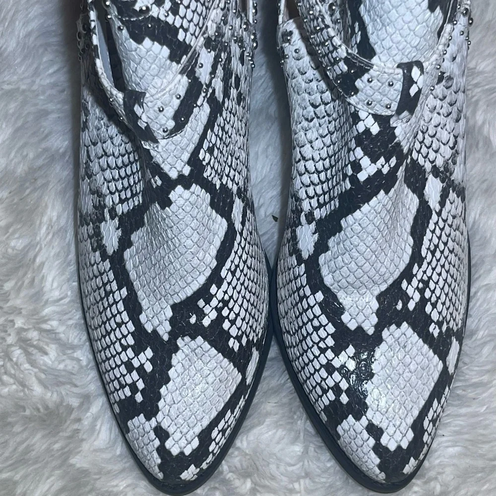 BP Women's Black and White Snake Print ankle boots size 10 - Picture 2 of 10